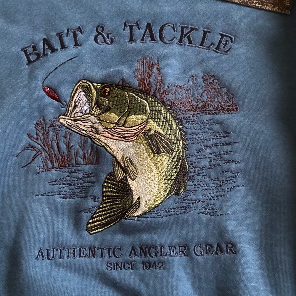 Woodland Trail Bass Fishing Sweatshirt Bait & Tackle Graphic L NWT - Picture 3 of 6